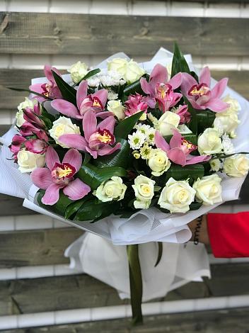 Букет цветов из: Розы и Хризантемы в Тоцкое Второе
