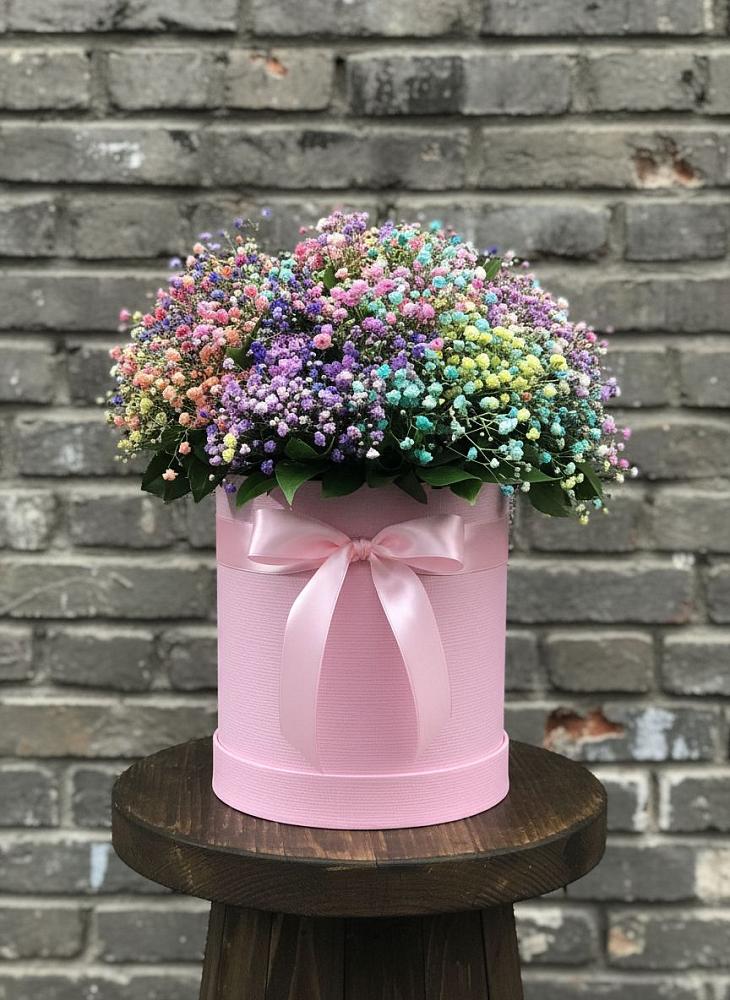Цветочная композиция из Гипсофила и Розы в шляпной коробке в Тоцкое Второе