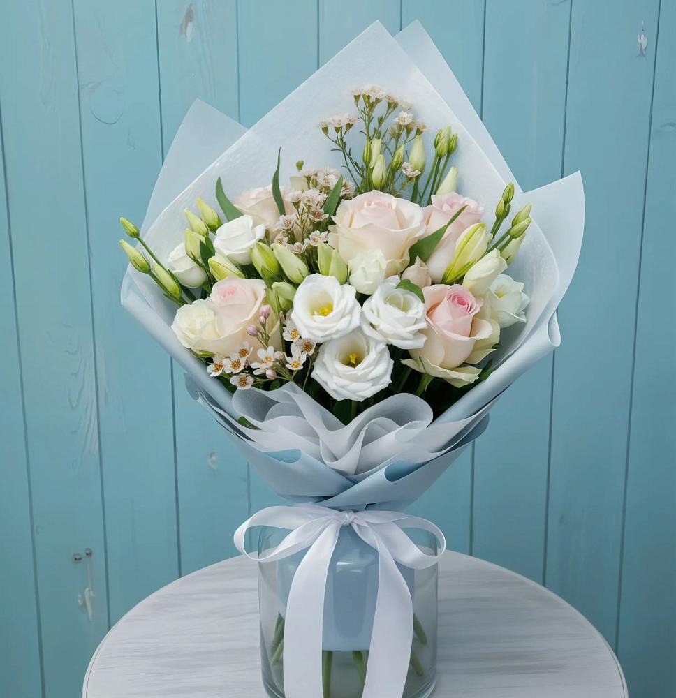 Букет цветов из: Розы и Лизиантусы в Тоцкое Второе