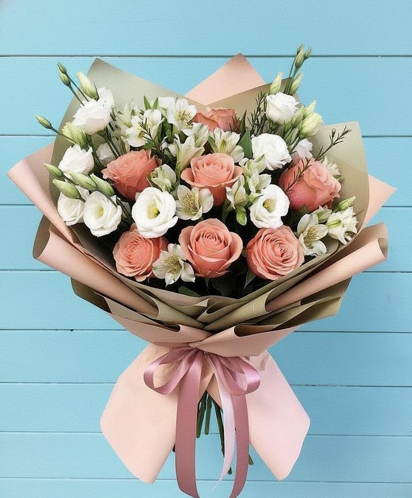 Букет цветов из: Розы, Альстромерии и Лизиантусы в Тоцкое Второе