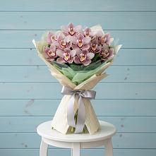 Букет цветов из:  Орхидеи и Розы в Тоцкое Второе