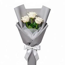 Букет 3 белые розы в Тоцкое Второе