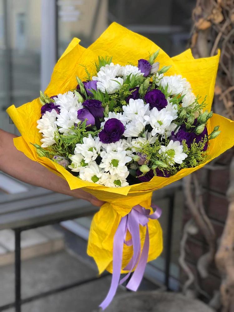 Букет цветов из: Ирисы, Хризантемы и Ромашки в Тоцкое Второе