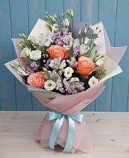 Букет цветов из:  Лизиантусы, Розы, Альстромерии и Гипсофила в Тоцкое Второе