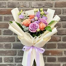 Букет цветов из:  Лизиантусы и Розы в Тоцкое Второе