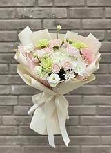 Букет цветов из:  Гвоздики, Розы, Лизиантусы и Хризантемы #REPLACE_PRED# Тоцкое Второе
