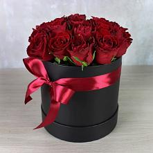 Цветочная композиция из Розы в шляпной коробке в Тоцкое Второе