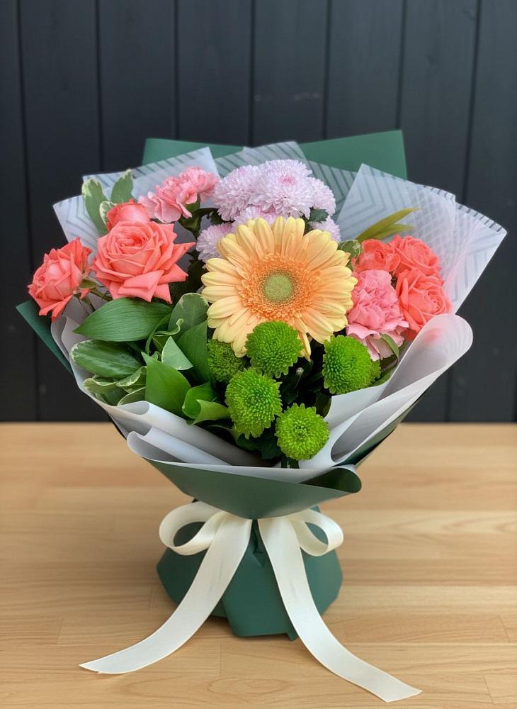 Букет цветов из: Гвоздики, Розы, Герберы и Хризантемы в Тоцкое Второе
