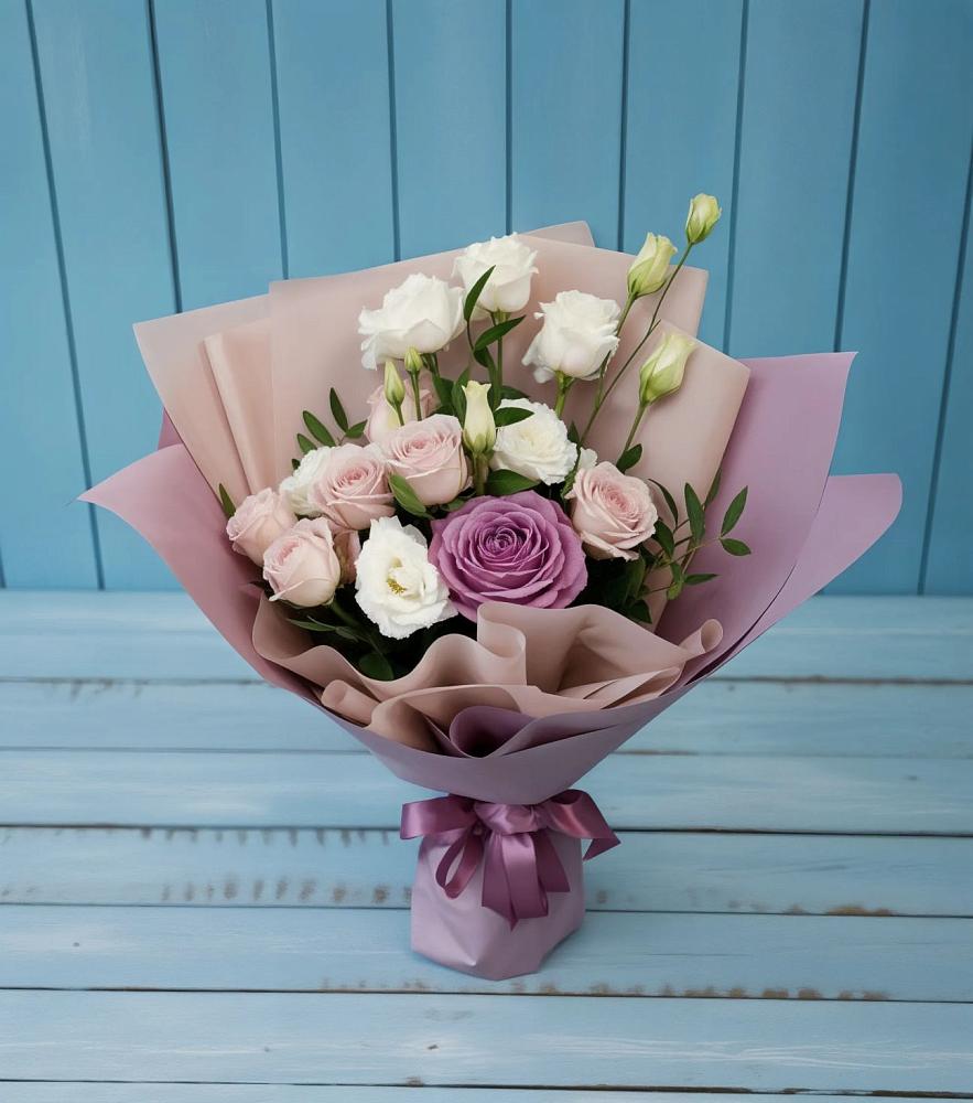 Букет цветов из: Розы и Лизиантусы в Тоцкое Второе